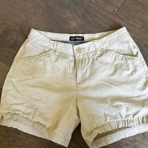 Size 6 Lee regular fit mid rise shorts